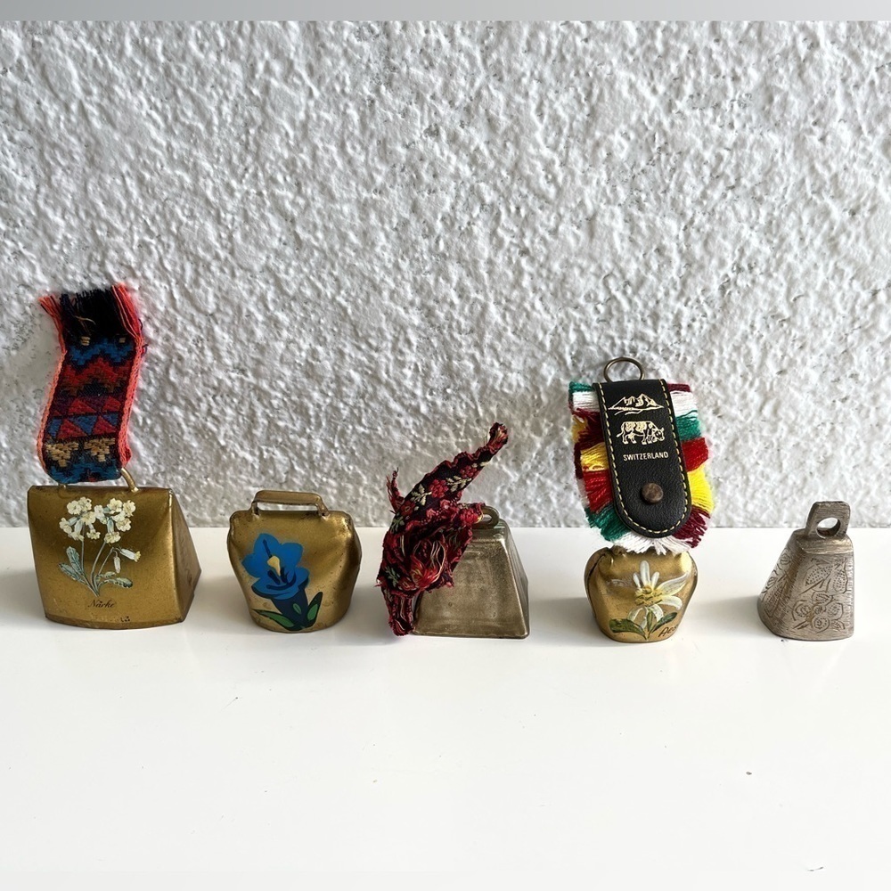 𝅺brass Bells Souvenir Style Set of 5 Hand painted Vintage Switzerland